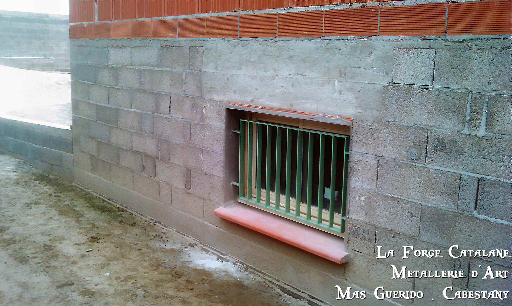 grille de protection thermolaquage forge catalane.jpg